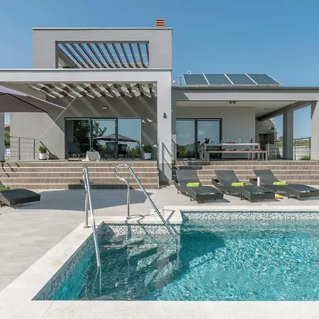 Holiday home Cozy In With Kitchen Galizana