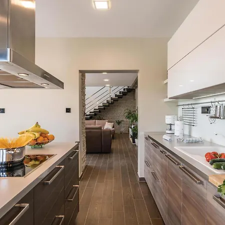 Holiday home Cozy In With Kitchen Galizana