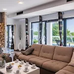 Holiday home Pet Friendly In *