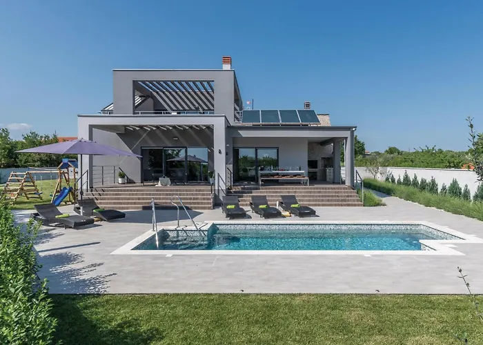 Cozy In With Kitchen Galižana