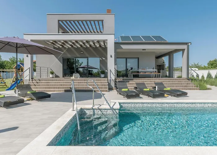 펜션 Cozy In With Kitchen Galižana