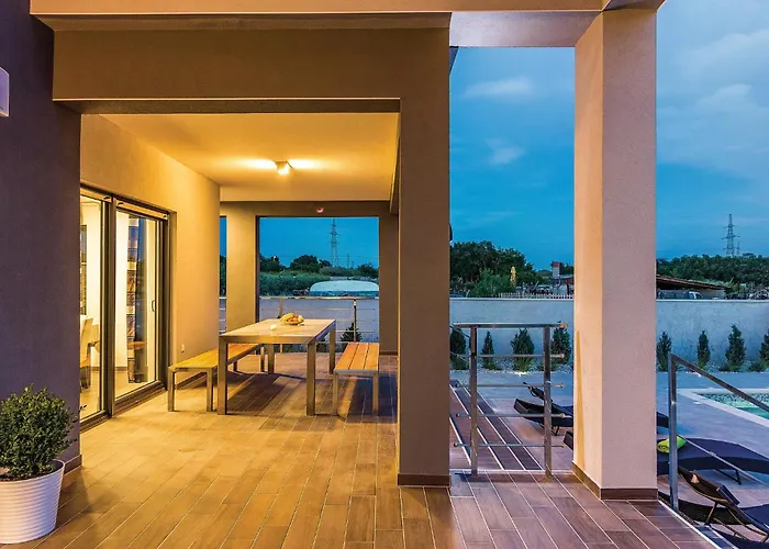 Cozy In With Kitchen Galižana