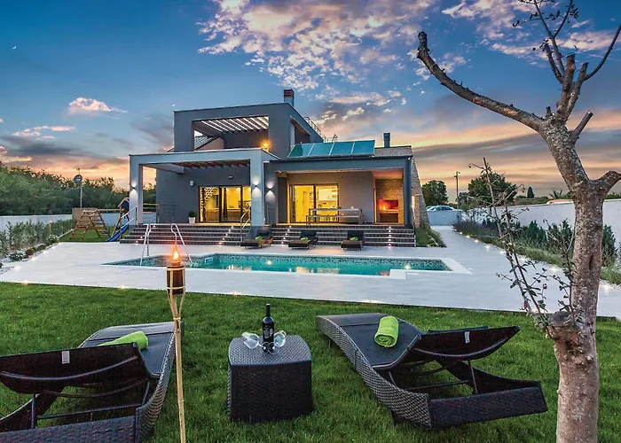 Cozy In With Kitchen 펜션 Galižana